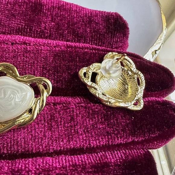 Zara heart Gold and Cream Elegant Earrings β€οΈ - Picture 3 of 9